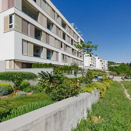 Sea View Garden Lejlighed