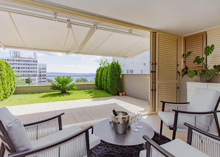 Апартаменты Sea View Garden